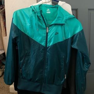 Women’s Nike retro windbreaker